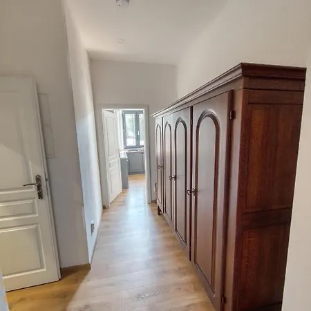 Apartment Klasterni 84 *