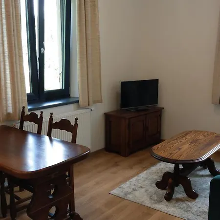 Apartment Klasterni 84 *
